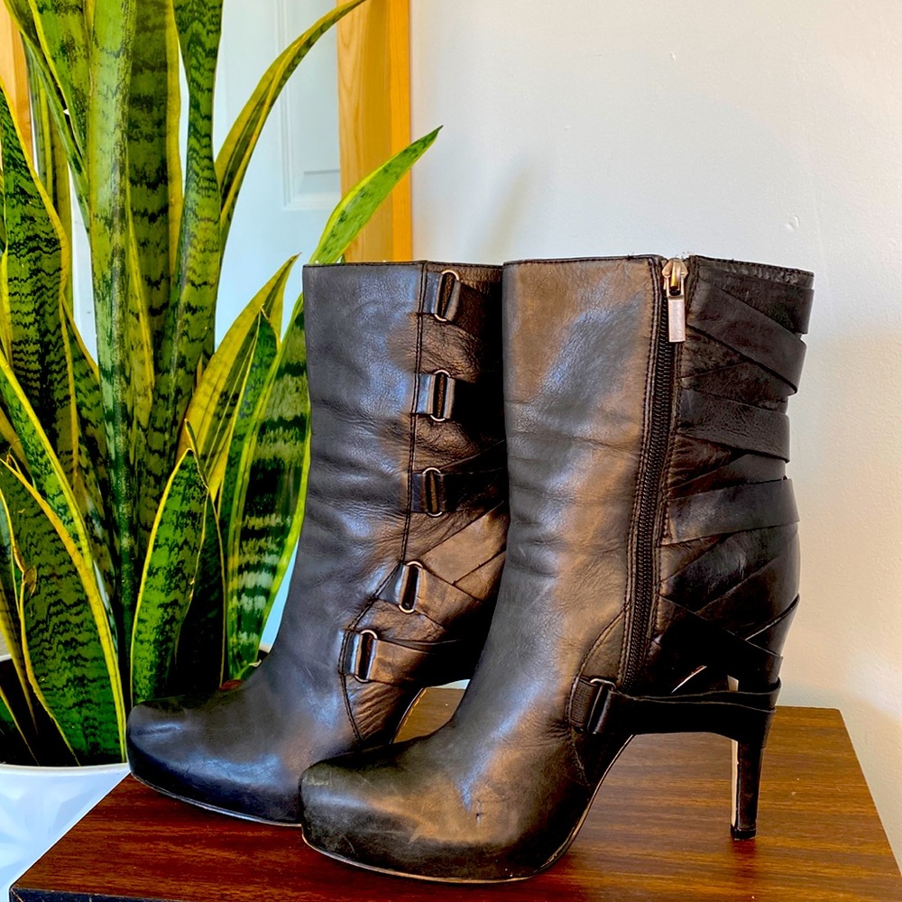 Boutique Black Leather Strut Strappy High Heeled Boot Womens 8M
